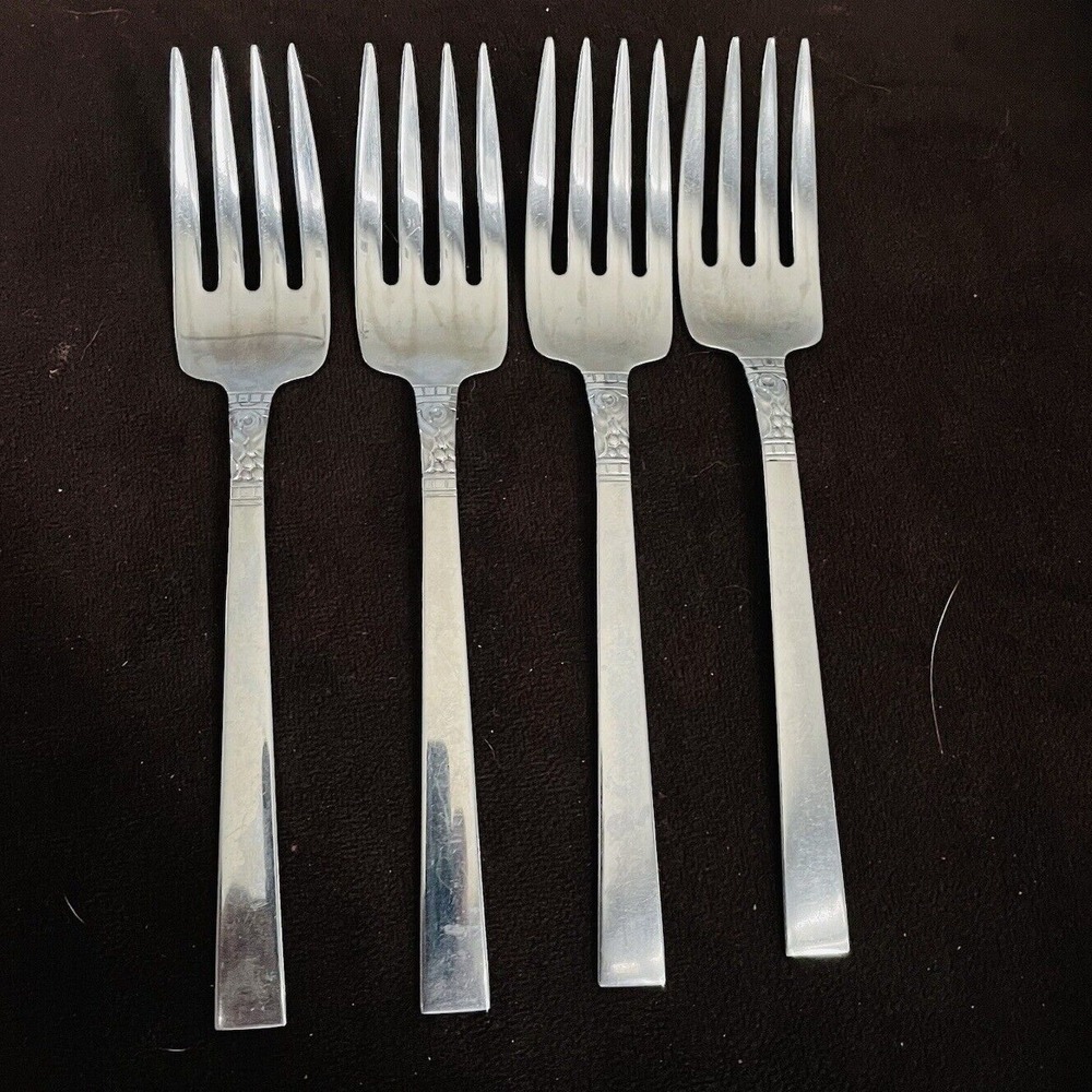 WM A Rogers Northland Stainless Dessert Forks Set of 4 Flatware USA